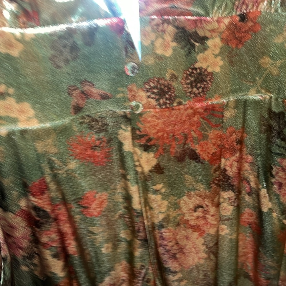 NWT Velvet Romper 💚 - Picture 3 of 6